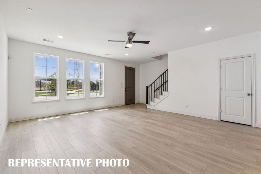 1037 Splitrock Drive Property Photo 3