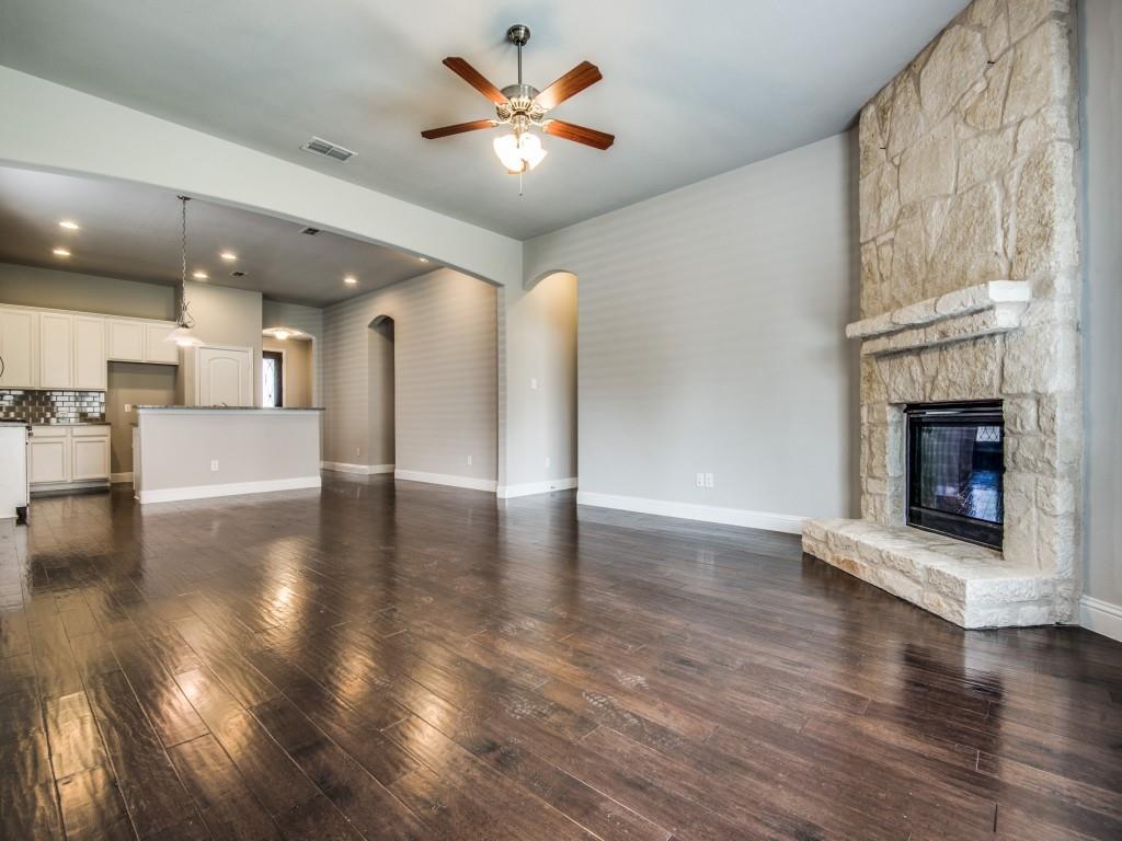 812 Llano Falls Drive Property Photo 1