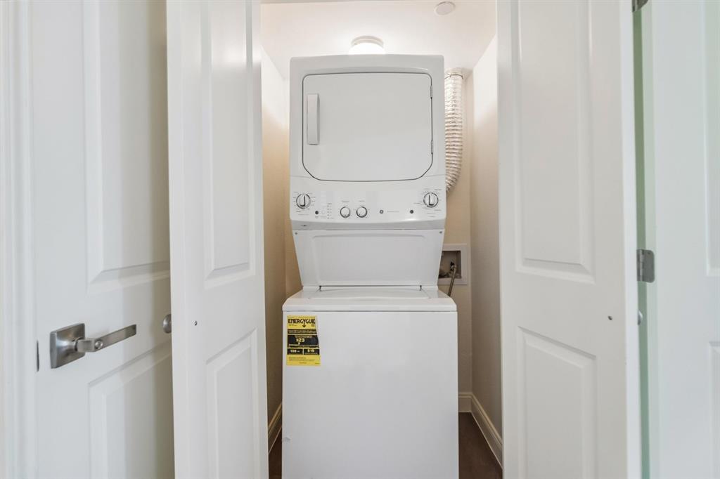 4040 Avondale Avenue 105 Property Photo 26
