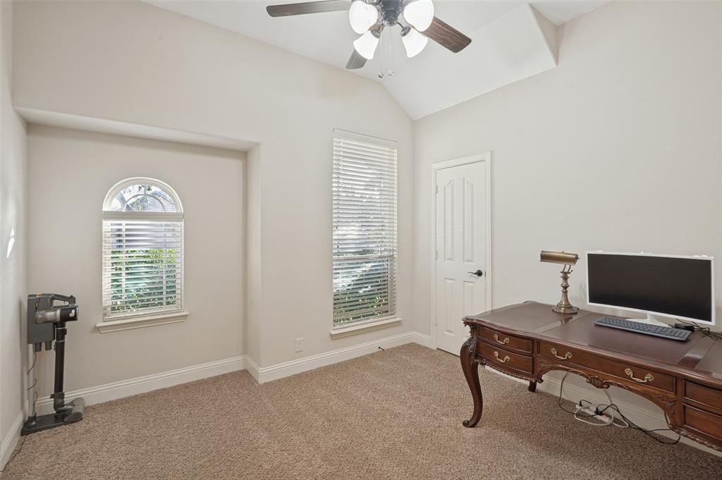 8304 Spitfire Trail Property Photo 9