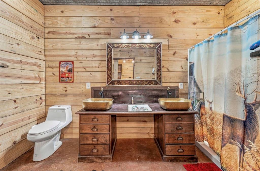 323 Slaughter Property Photo 7