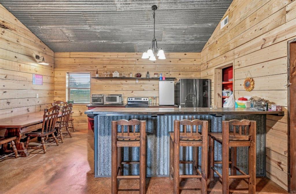 323 Slaughter Property Photo 12