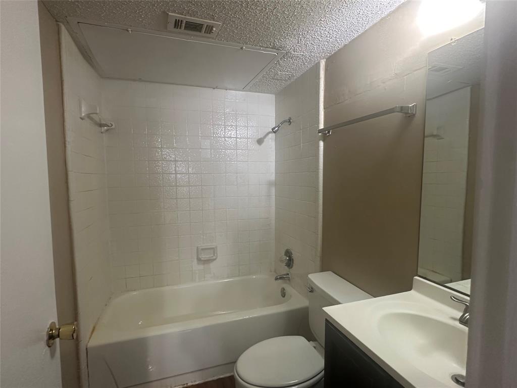 9823 Walnut Street 212 Property Photo 8