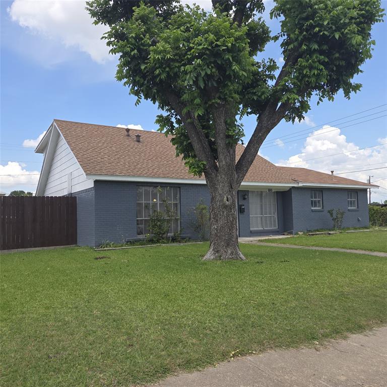 4001 Burning Tree Lane Property Photo 1