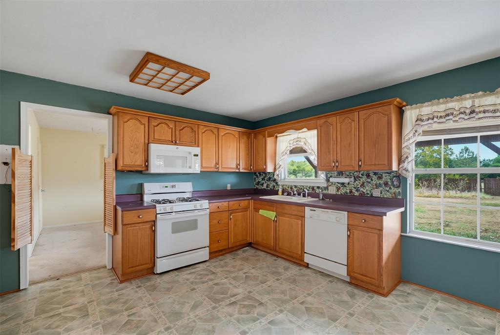 545 County Road 1110a Property Photo 7