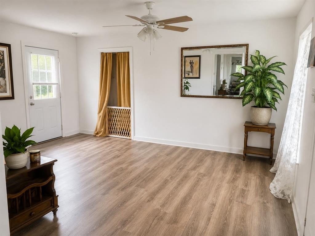 4000 Fitzhugh Avenue Property Photo 4