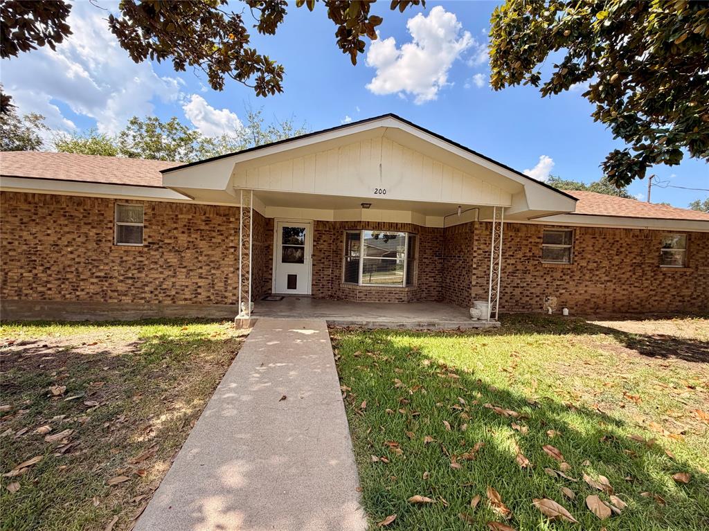 200 S Speed Street Property Photo 1