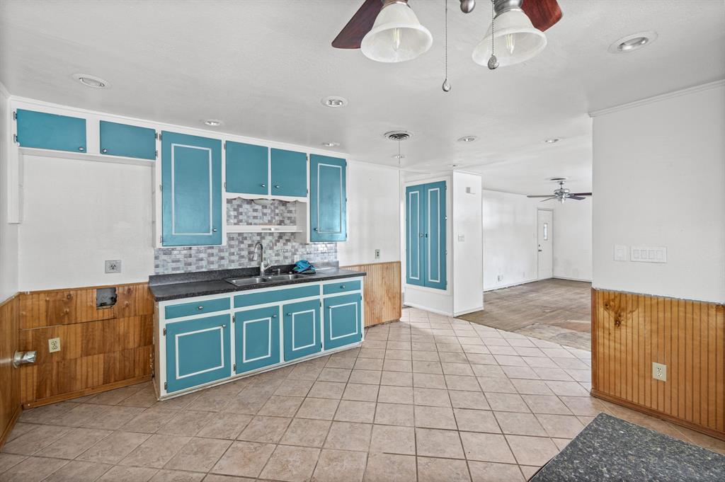 756 Thomas Avenue Property Photo 6