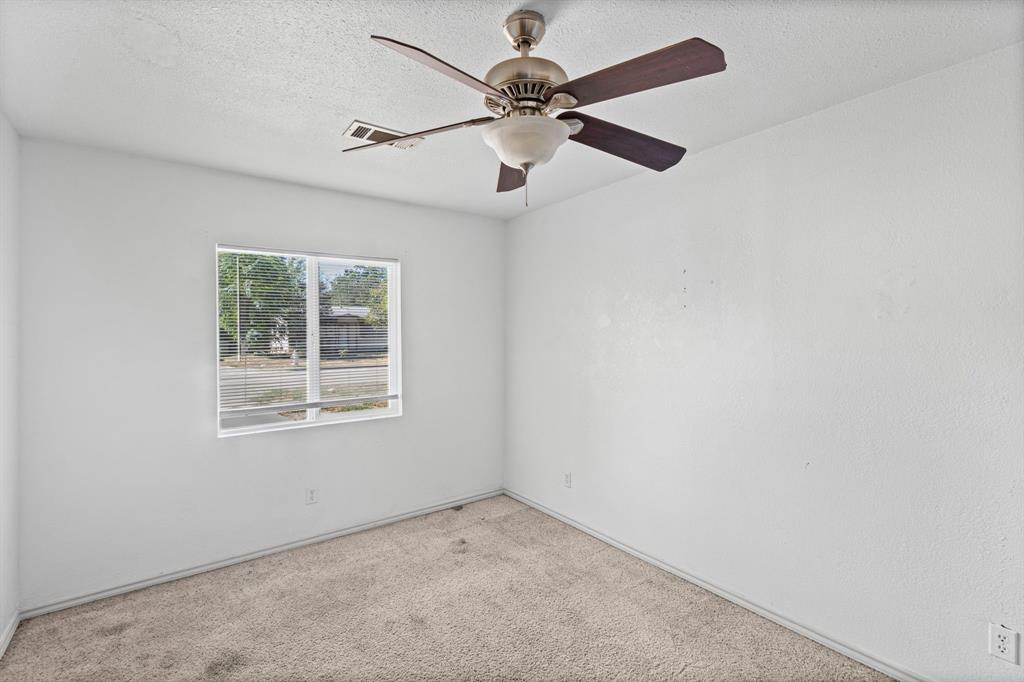 756 Thomas Avenue Property Photo 7