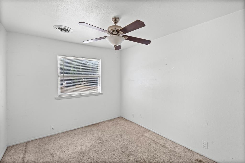 756 Thomas Avenue Property Photo 9
