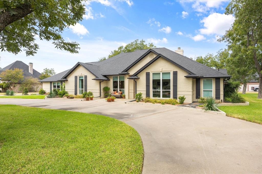 9604 Champions Drive Property Photo 3