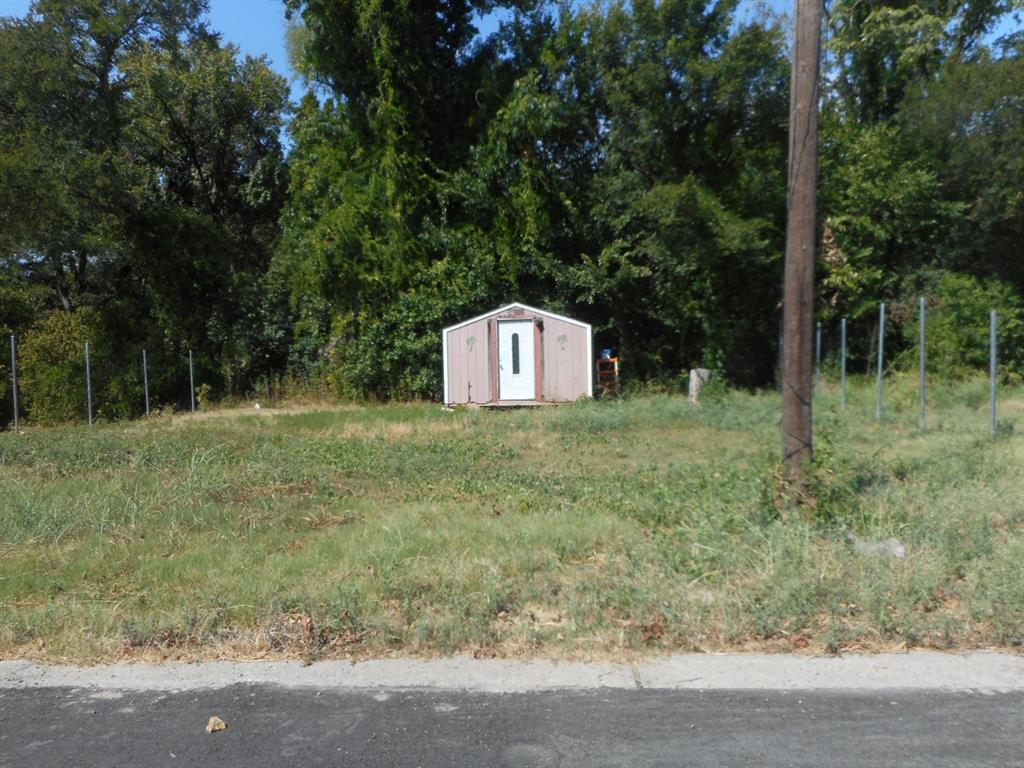 861 Wixom Lane Property Photo 3
