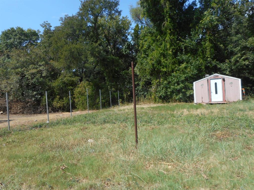 861 Wixom Lane Property Photo 4