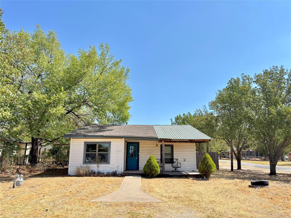 600 Travis Street Property Photo 1