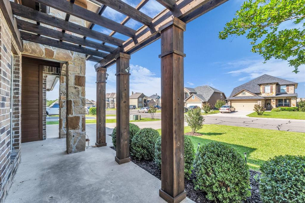 10804 Aurora Drive Property Photo 4
