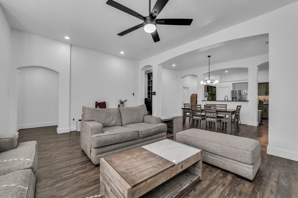 10804 Aurora Drive Property Photo 8
