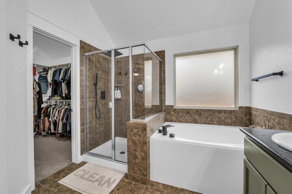 10804 Aurora Drive Property Photo 15