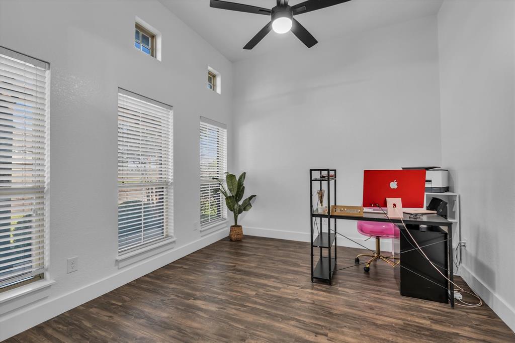 10804 Aurora Drive Property Photo 24