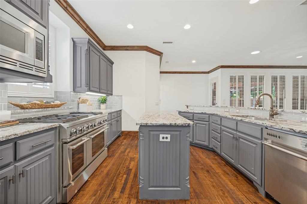 2105 Camden Property Photo 13