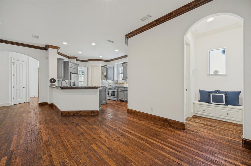 2105 Camden Property Photo 15