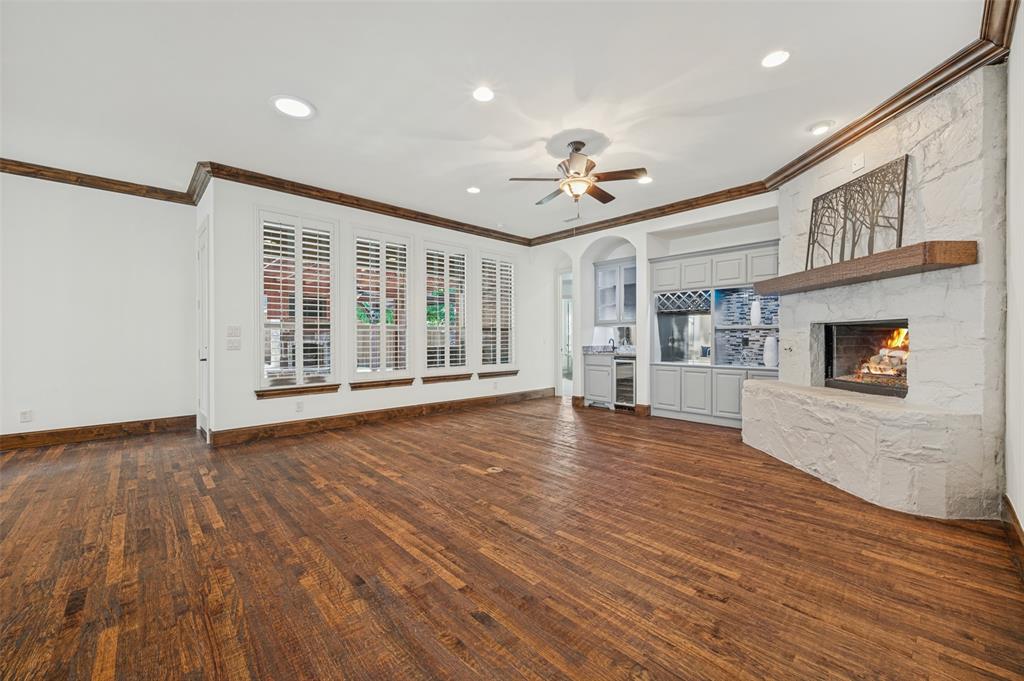 2105 Camden Property Photo 19