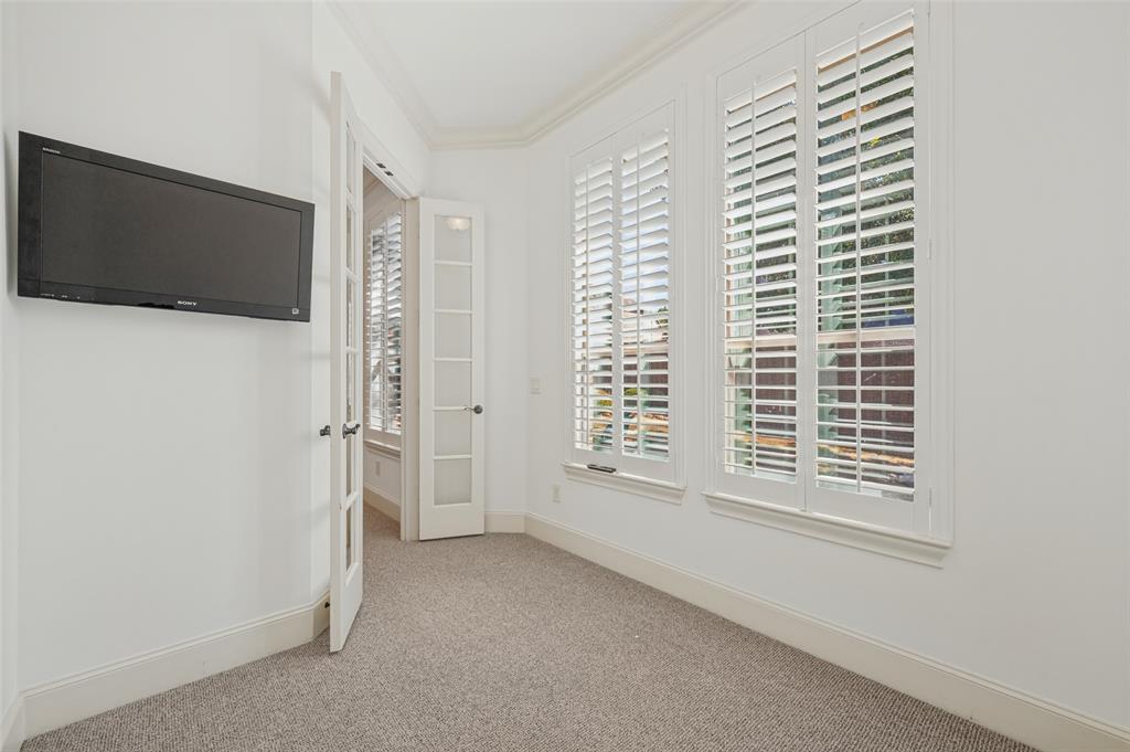 2105 Camden Property Photo 22