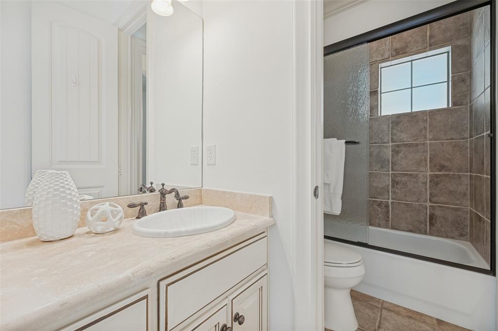 2105 Camden Property Photo 32
