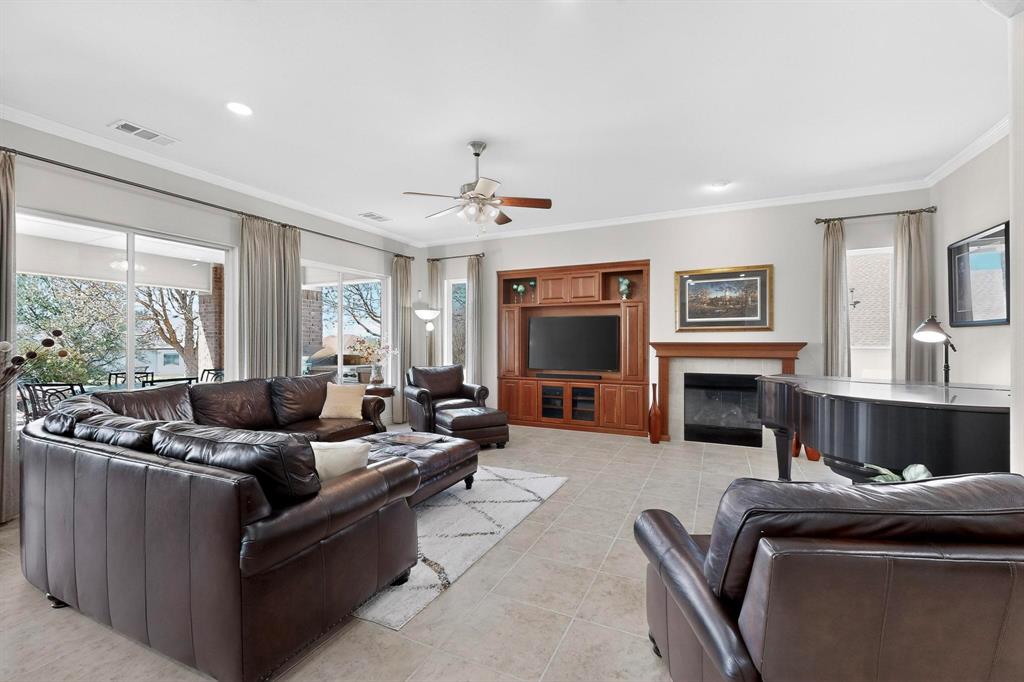8708 Sarasota Property Photo 5