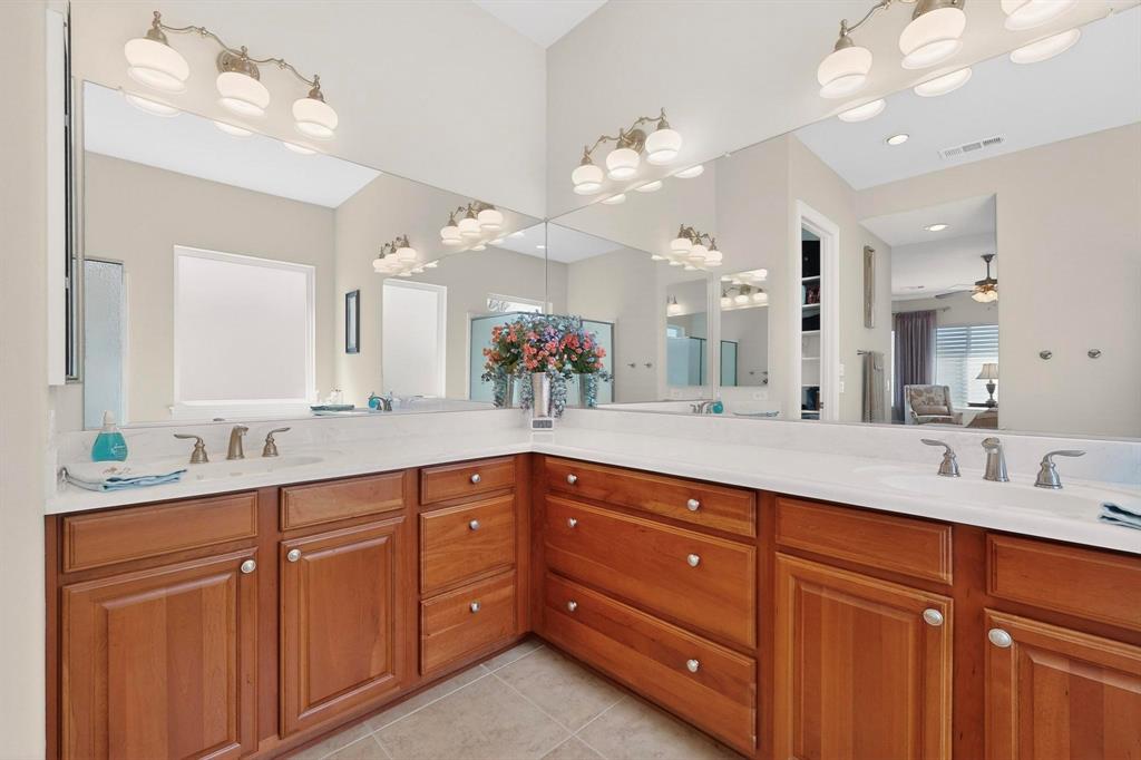 8708 Sarasota Property Photo 17