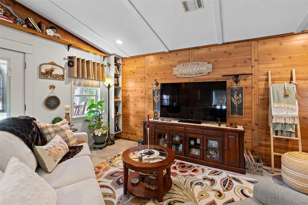 7058 Fm 959 Property Photo 8
