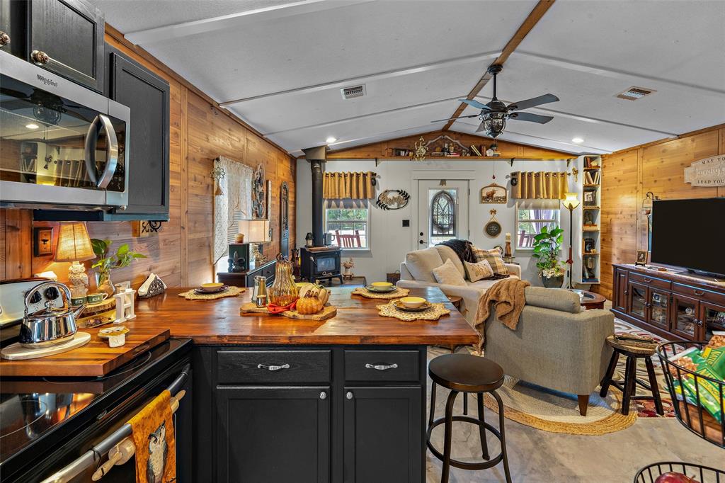 7058 Fm 959 Property Photo 16