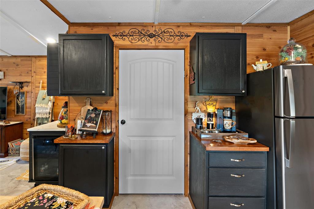 7058 Fm 959 Property Photo 17