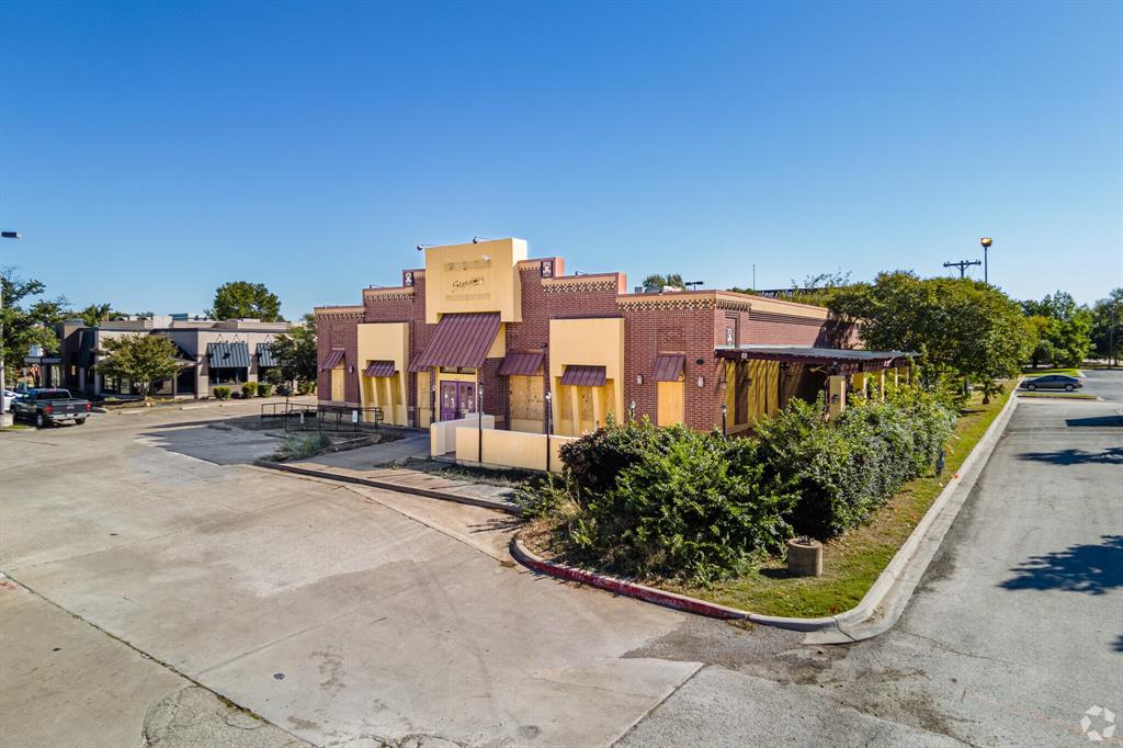 4460 Belt Line Road Property Photo 2