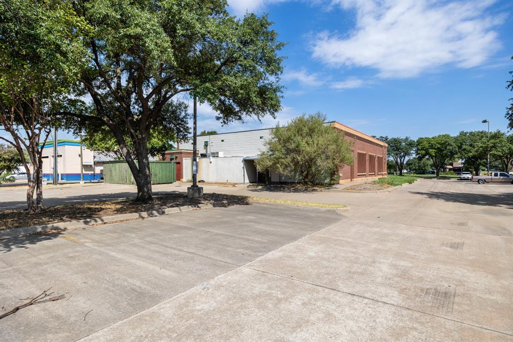 4460 Belt Line Road Property Photo 5