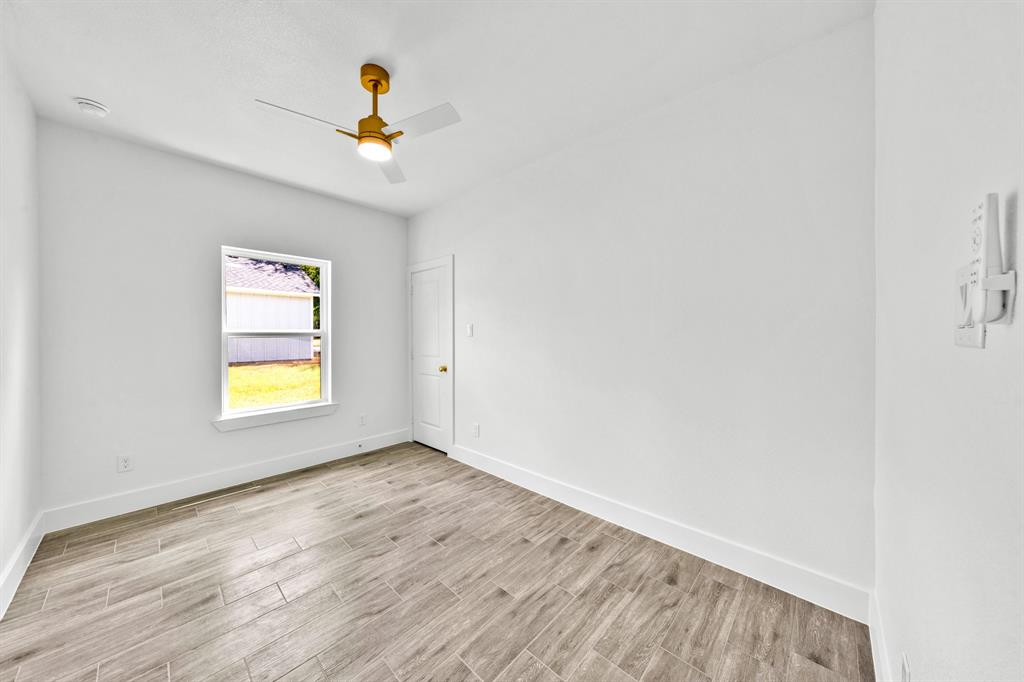 218 Calvert Street Property Photo 15