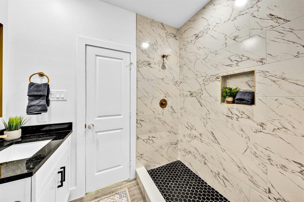 218 Calvert Street Property Photo 19