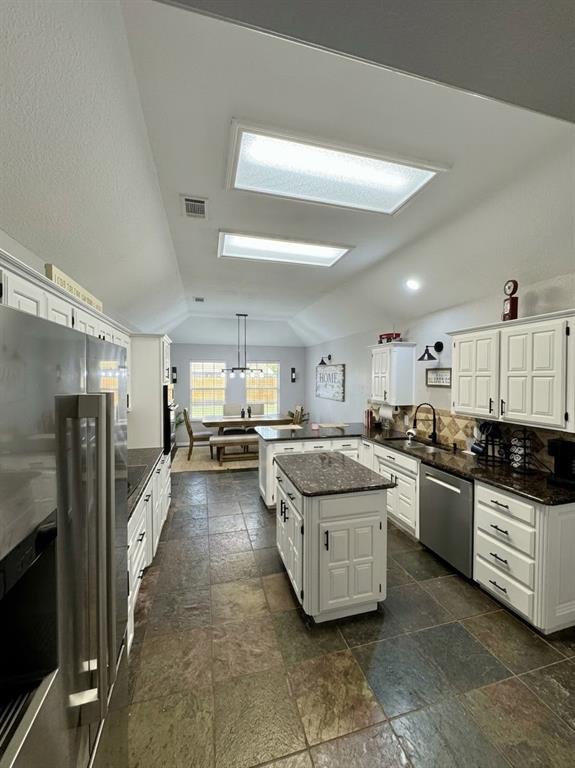 413 Flagstone Drive Property Photo 15