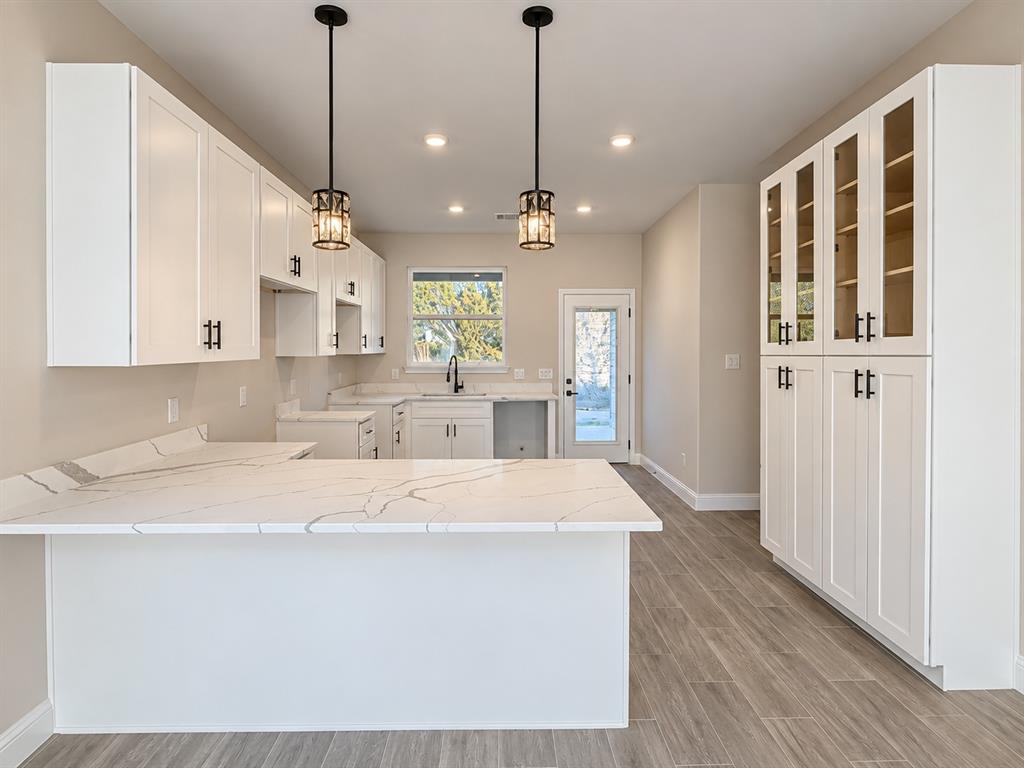 5206 Stoneridge Drive Property Photo 2