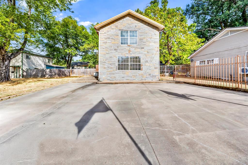 716 Brinker Street Property Photo 1