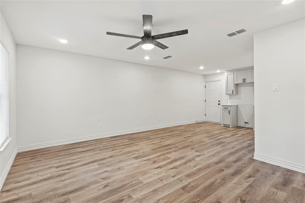 6106 Flagstaff Drive Property Photo 4