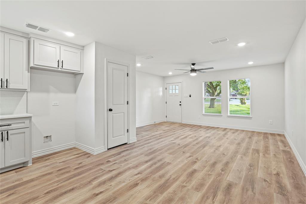 6106 Flagstaff Drive Property Photo 7