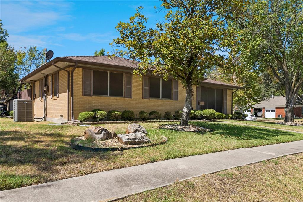 601 Line Drive Property Photo 2