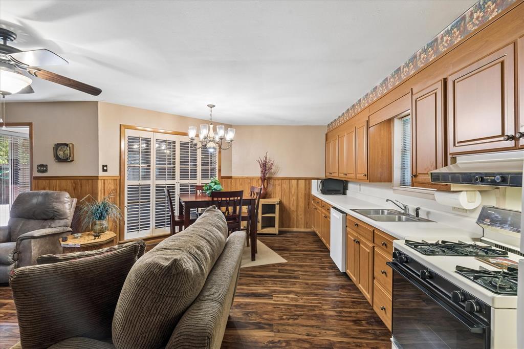601 Line Drive Property Photo 17