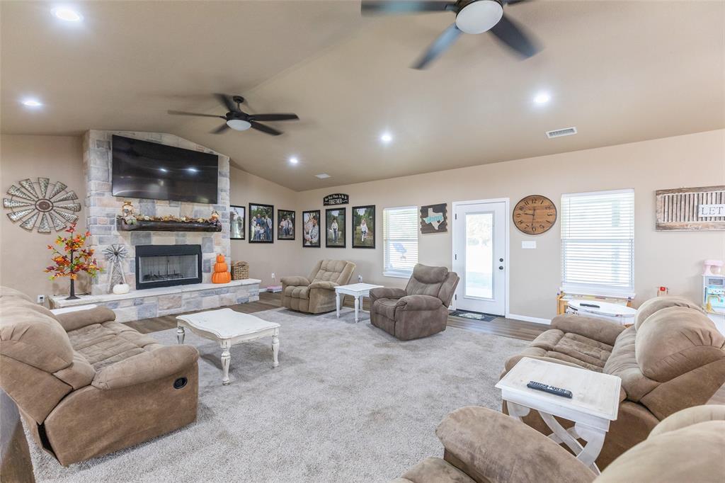 1300 Ross Street Property Photo 4