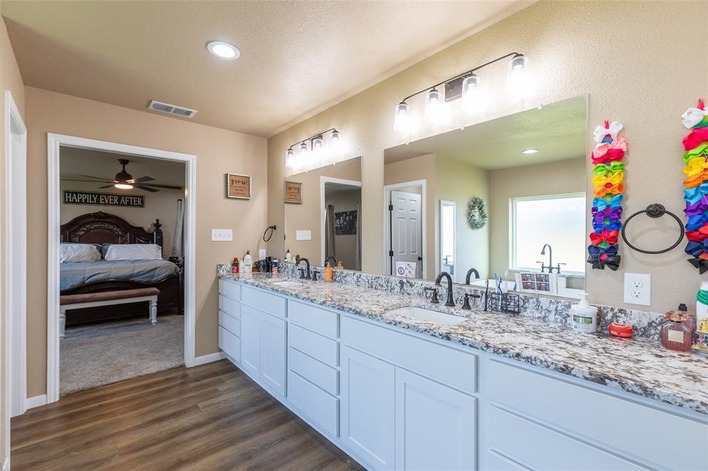 1300 Ross Street Property Photo 20