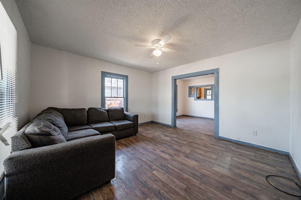 445 S Central Property Photo 2