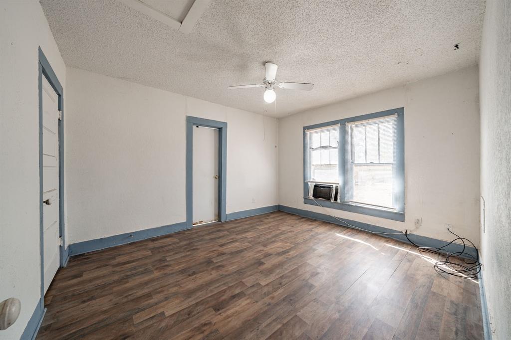 445 S Central Property Photo 5