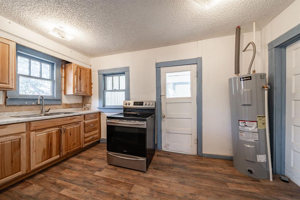 445 S Central Property Photo 7