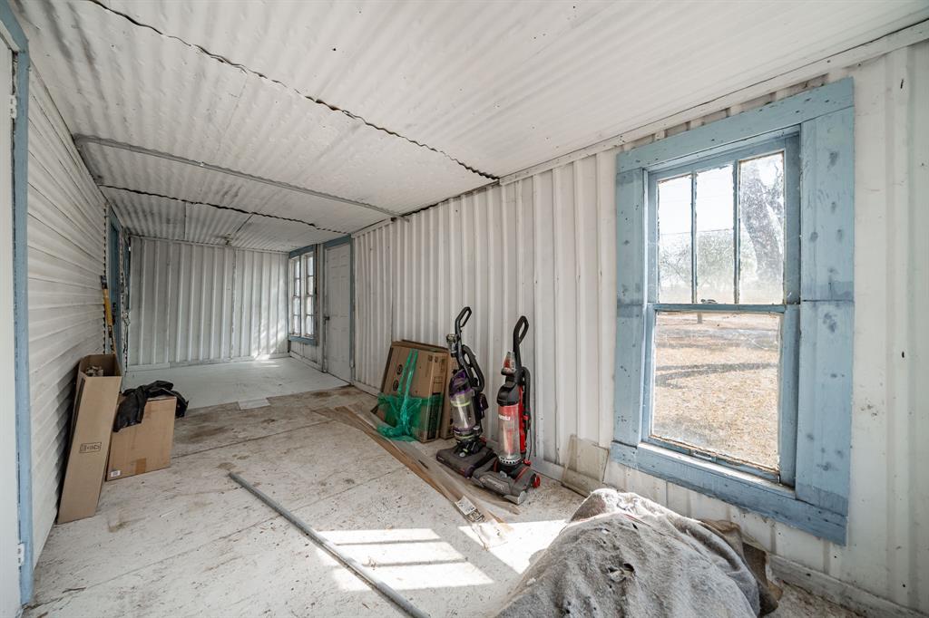 445 S Central Property Photo 10