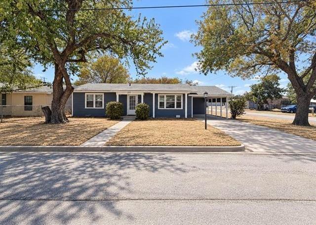 203 E Spring Property Photo 1
